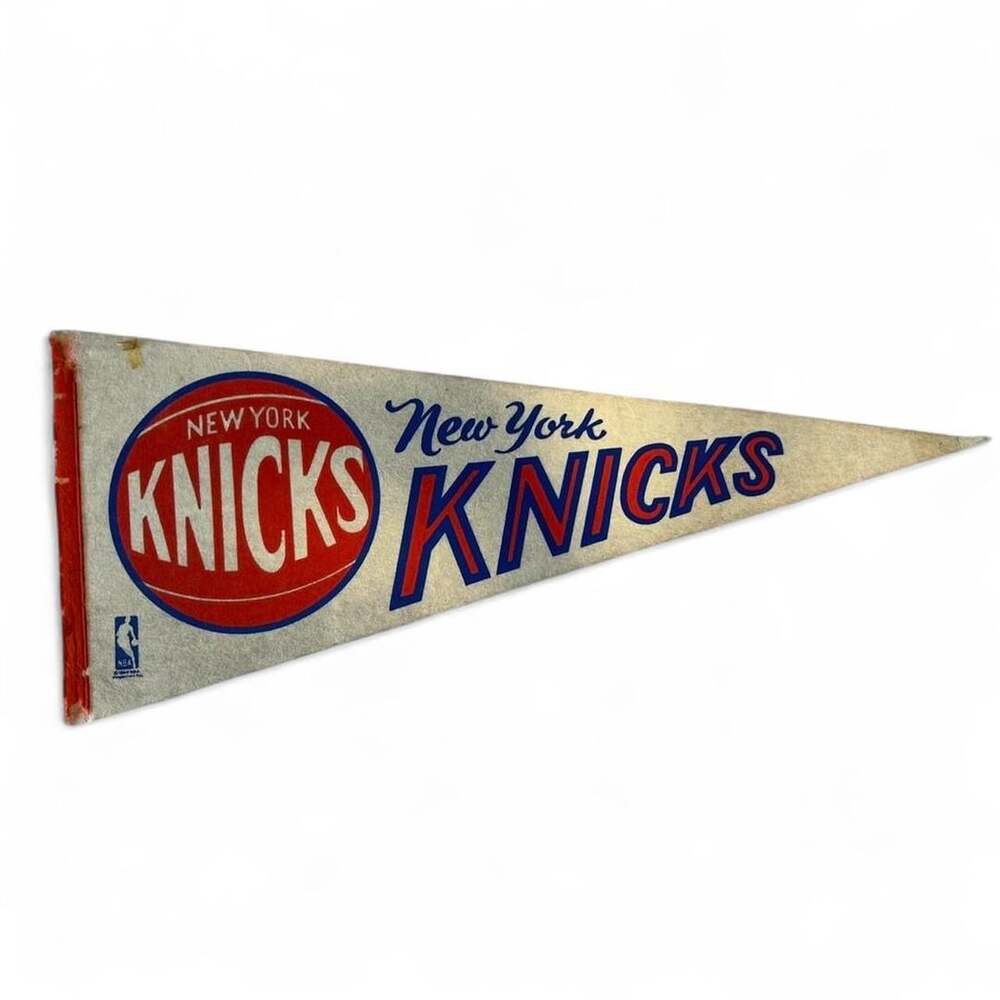 Vintage 1970s New York Knicks NBA Felt Pennant 30 inch